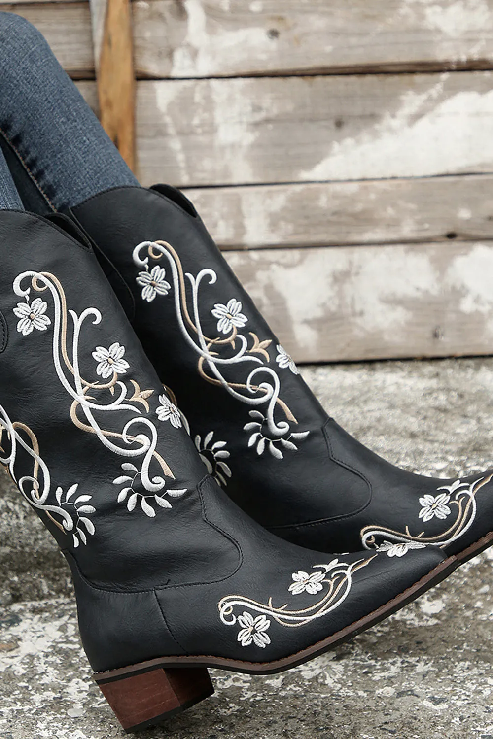 Black Embroidered Pointed Toe Chunky Heel Western Boots