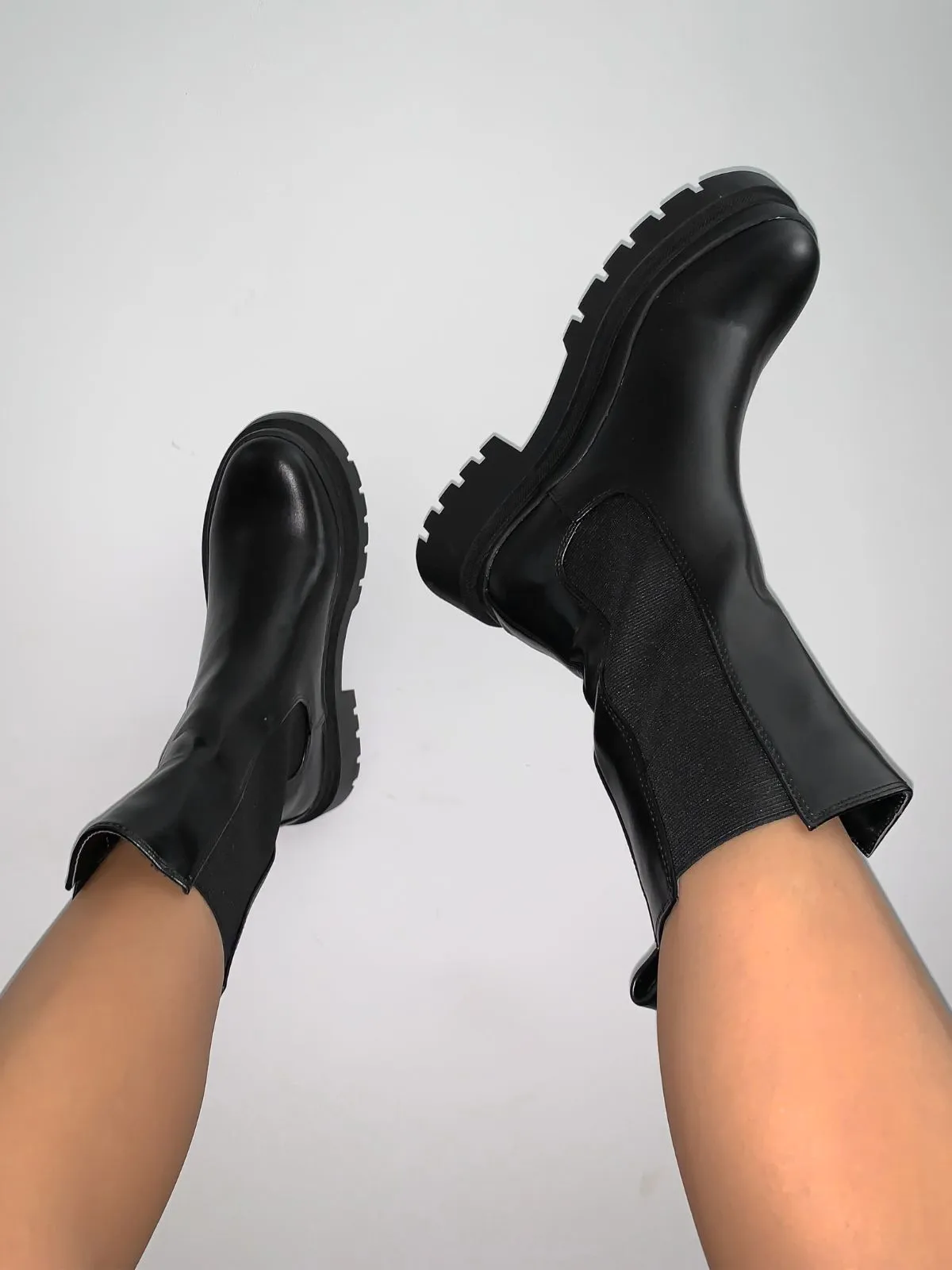 Rio Flat Chunky Boots in Black