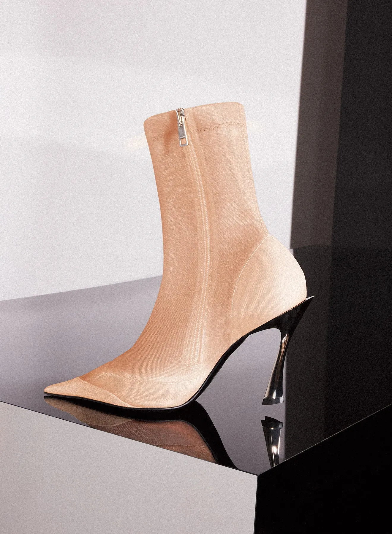 Tan mesh Fang 95 ankle boots